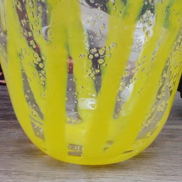 Handkerchief Vase ART GLASS Yellow Striped Ruffled 4.75" Bubbles Gorgeous Design - Picture 5 of 12